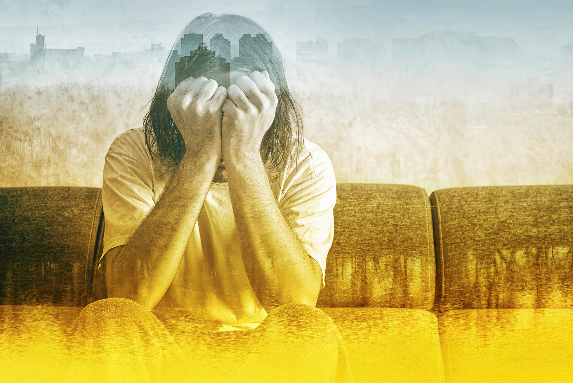 Illustrasjonen viser en person som sitter med hodet i hendene og virker fortvilet.