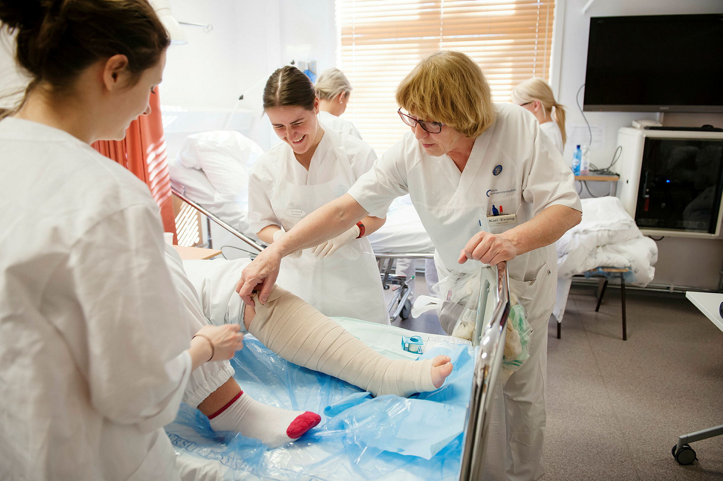 Bildene viser studenter i praktisk undervisning på Høgskolen i Oslo