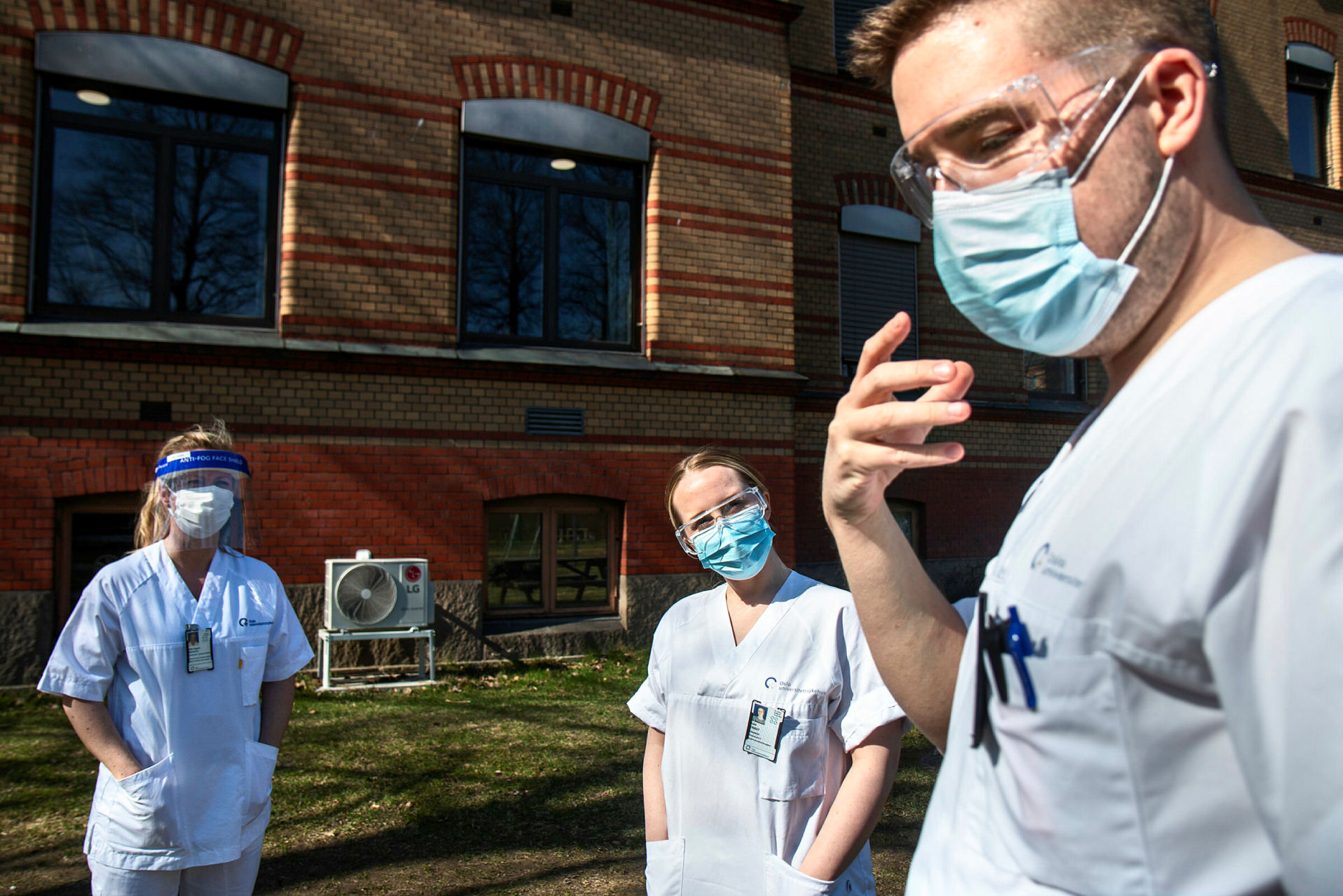 Enhetsleder Silje Ranstorp (t.v.), Julie Vedal og tillitsvalgt Olav Andersen, alle sykepleiere, akuttpsykiatrisk klinikk, Ullevål