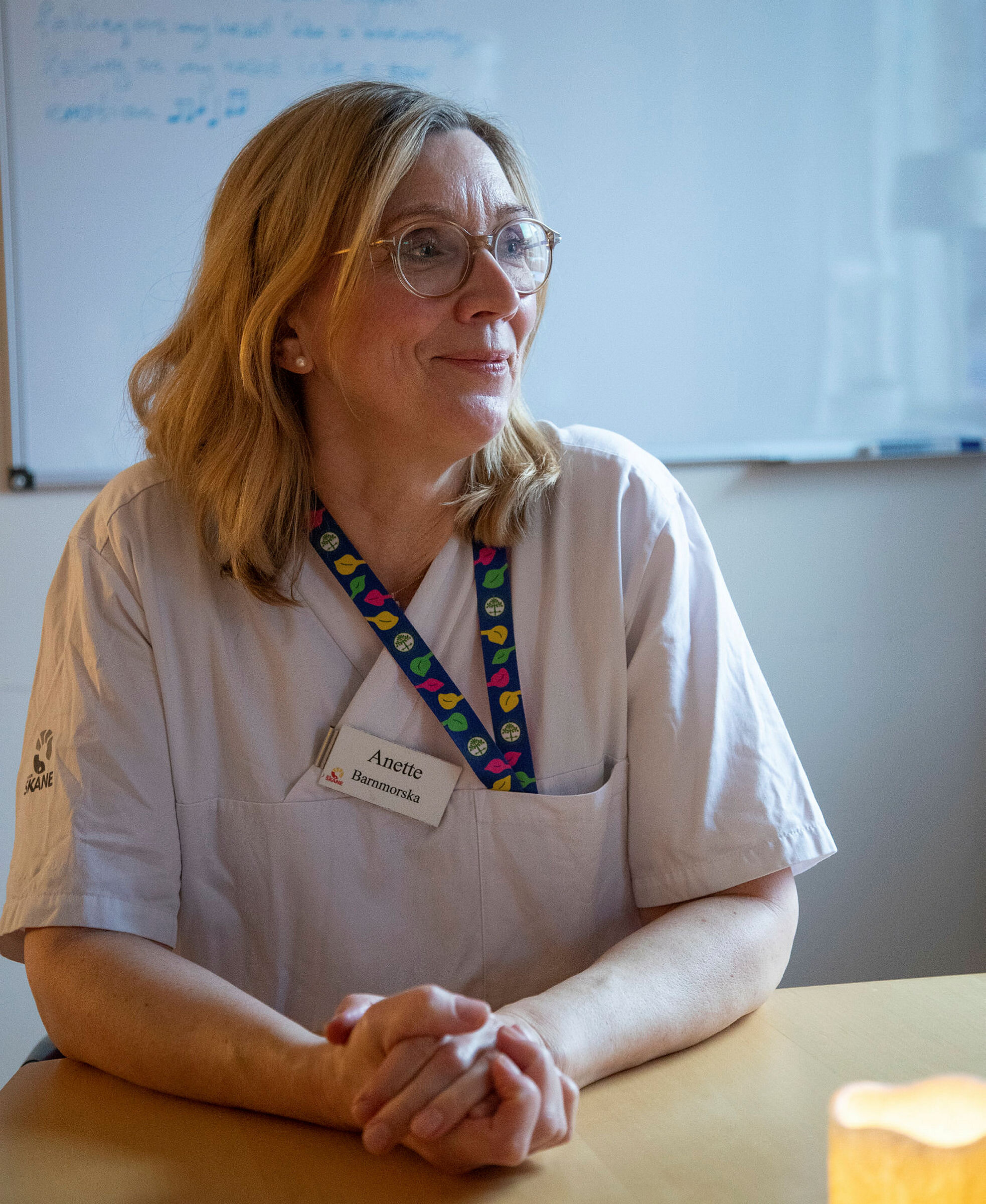 Bildet viser den svenske jordmoren Anette Lycke.