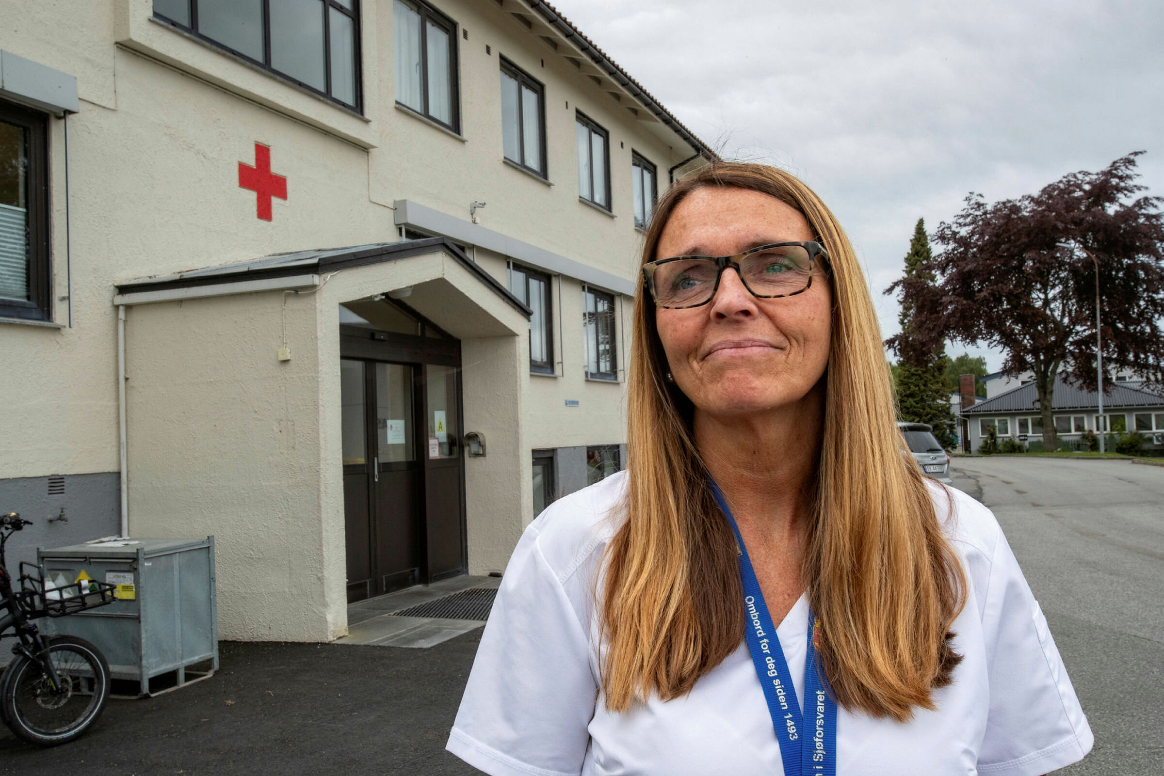 Bildet viser sykepleier Sissel Austråt i Madlaleiren.