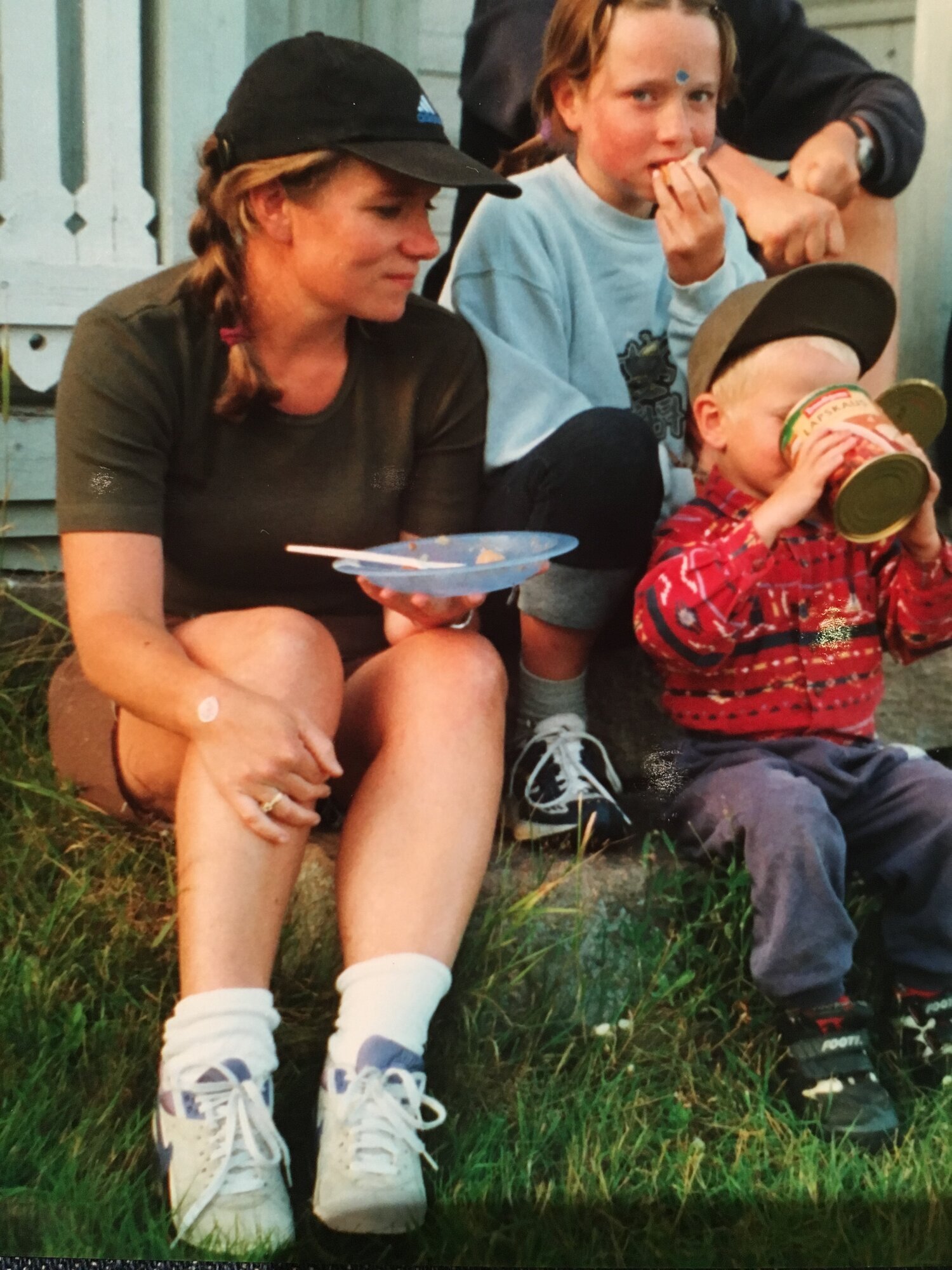 Marit Hermansen Marit Hermansen med barna på tur.