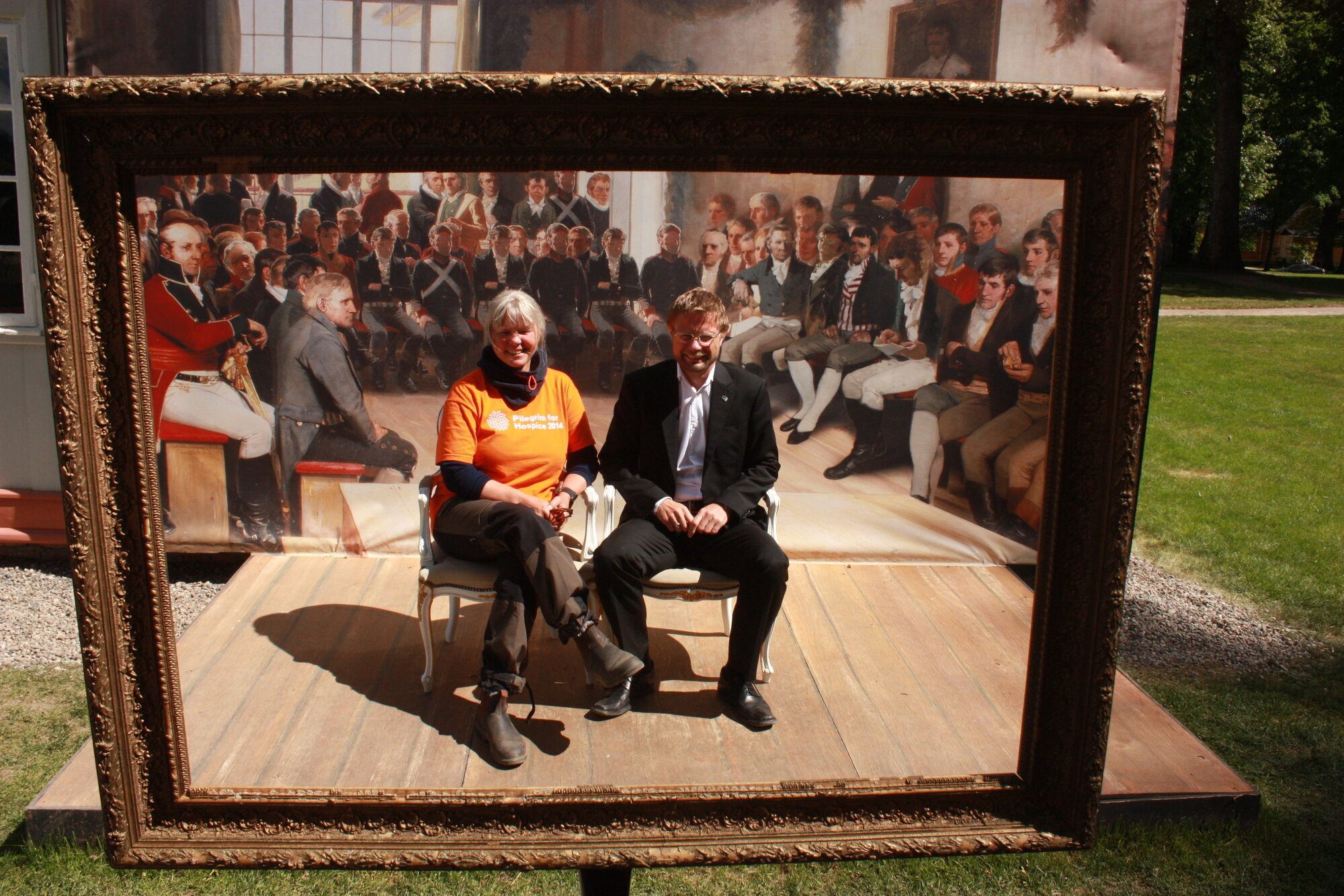 Astrid Rønsen og helseminister Bent Høie på Eidsvoll.