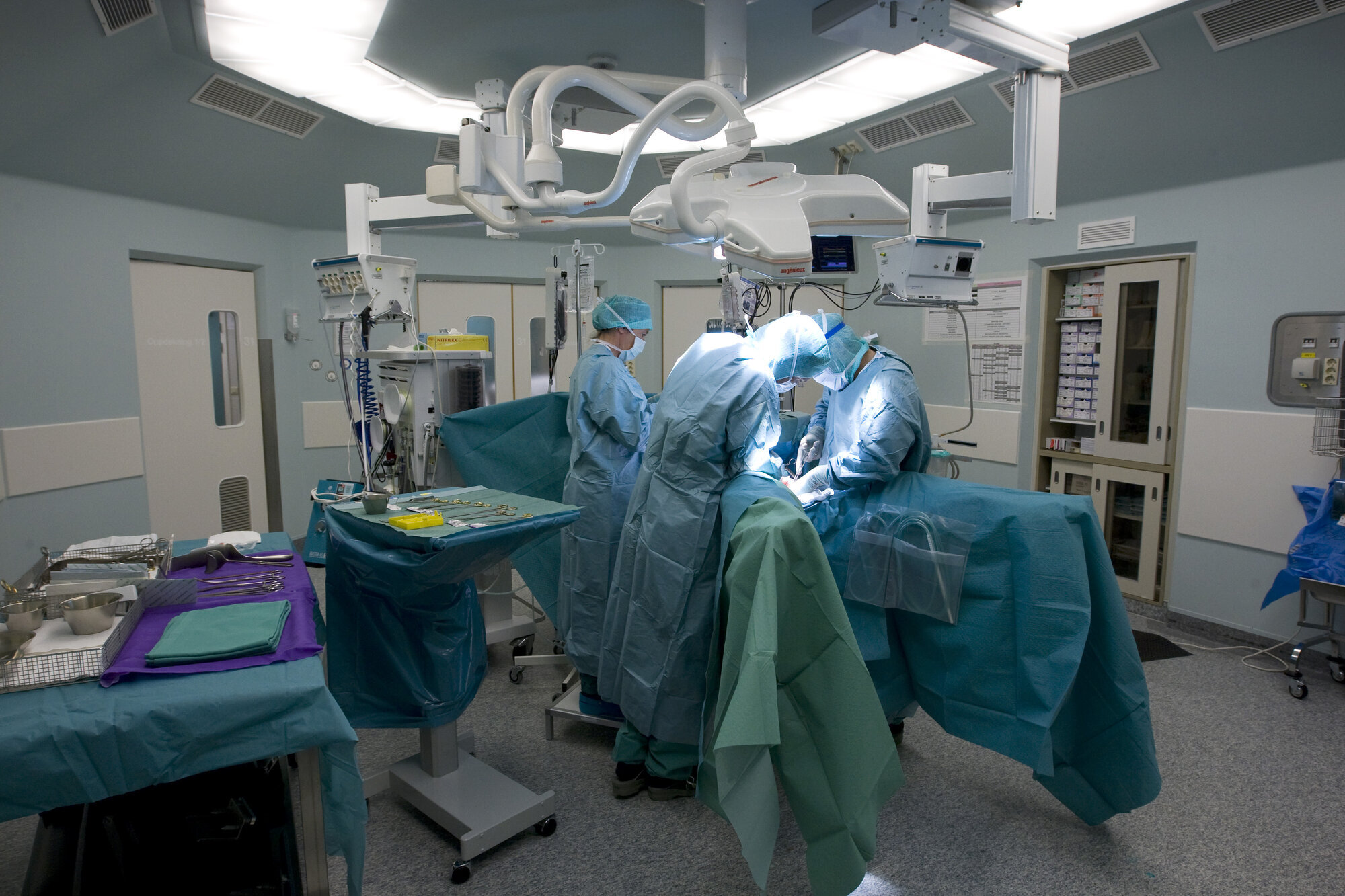 Bildet viser en operasjon ved St Olavs hospital