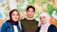 Sharifa Ehsani, Maisa Alfarra og Lames Naser har deltatt på akademisk språkkafé ved USN i Porsgrunn. Sharifa Ehsani, Maisa Alfarra og Lames Naser har deltatt på akademisk språkkafé ved USN i Porsgrunn.