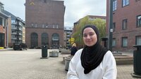 Bildet viser sykepleierstudent Zahra Badir Al-Bedani