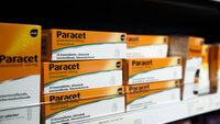 Bildet viser Paracet-pakker.