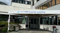 bilde av sykehuset i lærdal