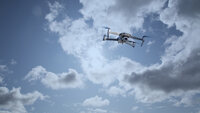 Bildet viser en drone.