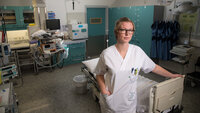 Bildet viser Hanne Mari Reiremo på et akuttrom.