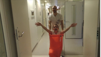 Avdeling for ryggmargsskader, St. Olavs Hospital Bildet er en skjermdump fra filmen, der en blir trillet i en skittentøyskurv.