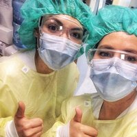 Bildet viser Stine Melissa Jørgensen og en kollega