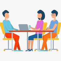 Tre personer sitter ved et bord og snakker sammen.