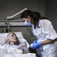 Ulf Sten Solberg og sykepleier Randi Vetås