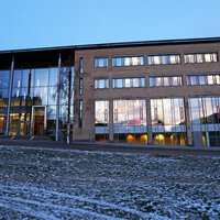 Bildet er et eksteriørbilde av Nord-Troms og Senja tingrett