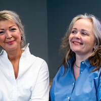 Bilde av programlederne i VID høgskole sin podkast - Laila Hov og Marte Bygstad-Landro