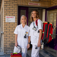 AKS på utenfor AKS-avdelingen på Tinneberget legesenter.