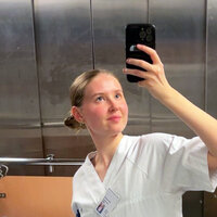 Bildet viser sykepleierstudent Stella Braathen-Reif under praksisstudier