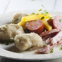 bildet viser en komlemiddag