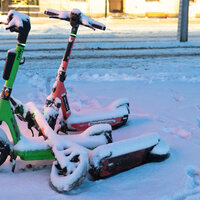 Bilde av elsparkesykler