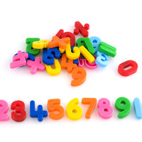 Illustrasjonen viser mange fargerike leketall